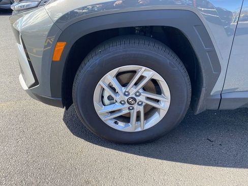 New 2025 Hyundai Tucson SE image 9