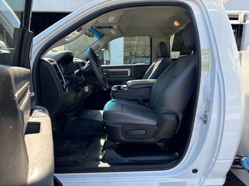 Used 2018 RAM 5500 Tradesman w/ Power & Remote Entry Group image 9