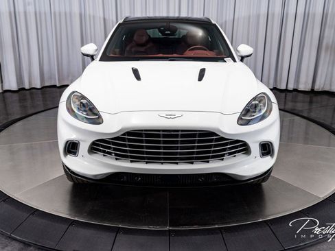 Used 2021 Aston Martin DBX image 4