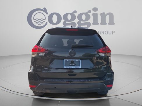 Used 2019 Nissan Rogue SV w/ Premium Package FWD image 4
