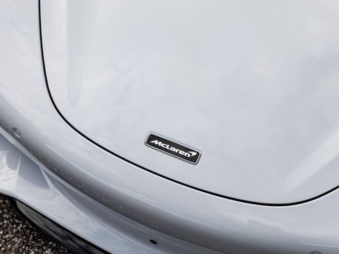 Used 2026 McLaren 750S Spider RWD image 3