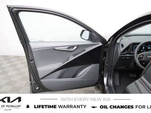 New 2026 Kia Niro LX FWD image 9