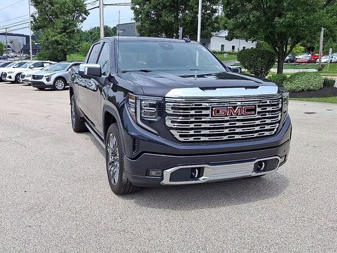 Used 2022 GMC Sierra 1500 Denali AWD/4WD image 3