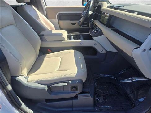 Used 2024 Land Rover Defender 90 S image 19