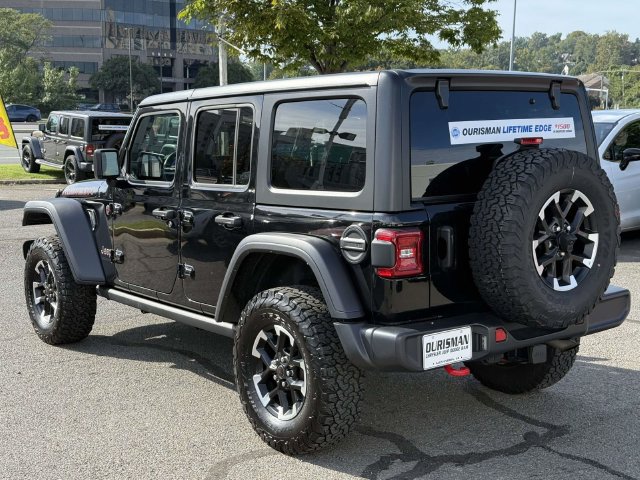 Used 2025 Jeep Wrangler Unlimited Rubicon AWD/4WD image 5
