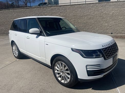 Used 2018 Land Rover Range Rover HSE image 1