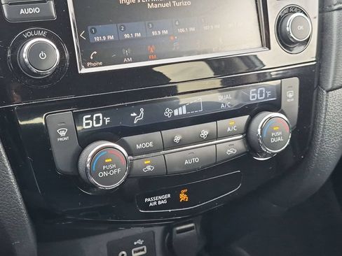 Used 2018 Nissan Rogue SV AWD/4WD image 20