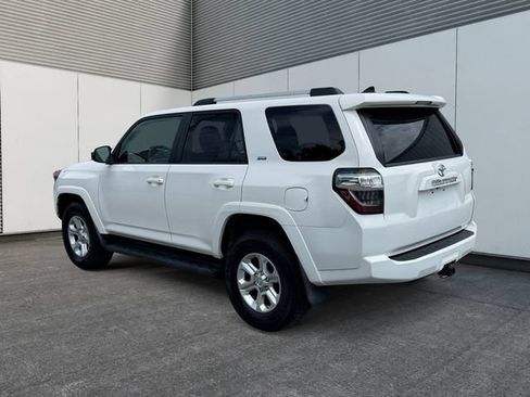 Used 2019 Toyota 4Runner SR5 AWD/4WD image 3