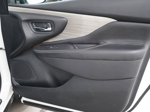 Used 2018 Nissan Murano SL AWD/4WD image 9