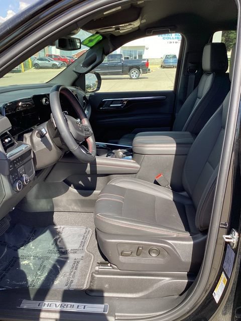 Used 2025 Chevrolet Tahoe RST AWD/4WD image 9