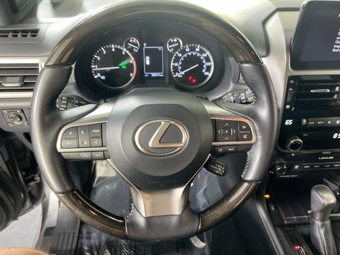 Used 2022 Lexus GX 460 Premium w/ Premium Package AWD/4WD image 11