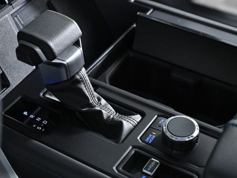 Used 2024 Toyota Tundra Platinum image 25