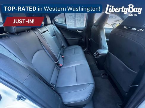 Used 2023 Lexus UX 250h AWD image 23