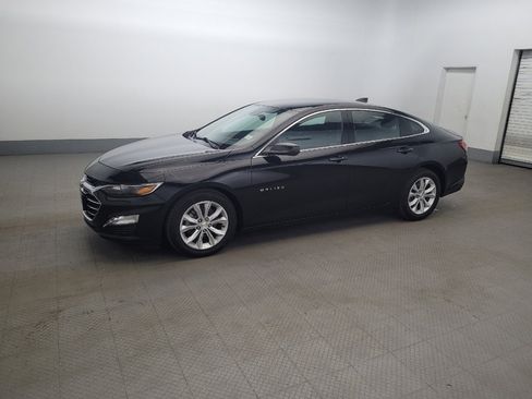 Used 2022 Chevrolet Malibu LT FWD image 2