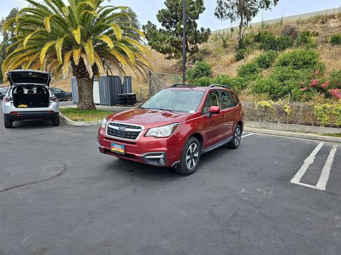 Used 2018 Subaru Forester 2.5i Premium AWD/4WD image 3