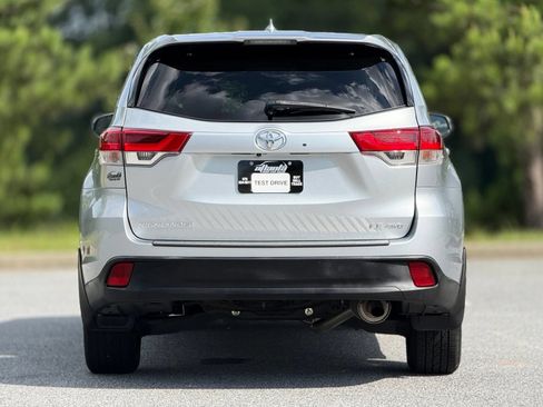 Used 2019 Toyota Highlander Plus w/ Protection Package #3 AWD/4WD image 6