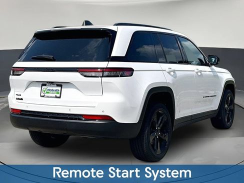 Used 2023 Jeep Grand Cherokee Altitude AWD/4WD image 8