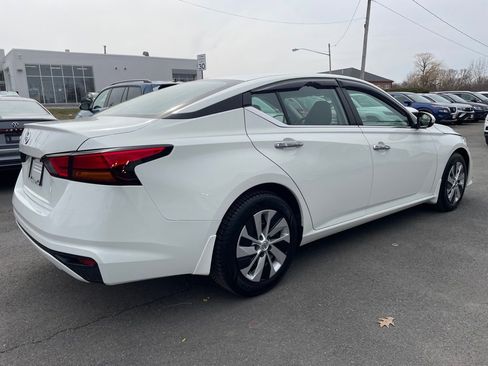 Used 2022 Nissan Altima 2.5 S FWD image 7