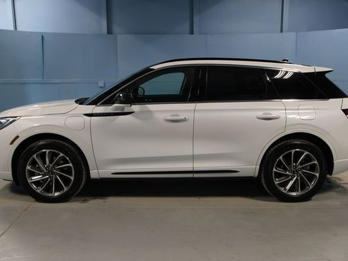 Used 2026 Lincoln Corsair Grand Touring image 30