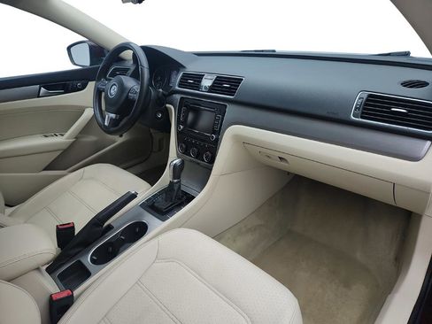 Used 2014 Volkswagen Passat TDI SE FWD image 23