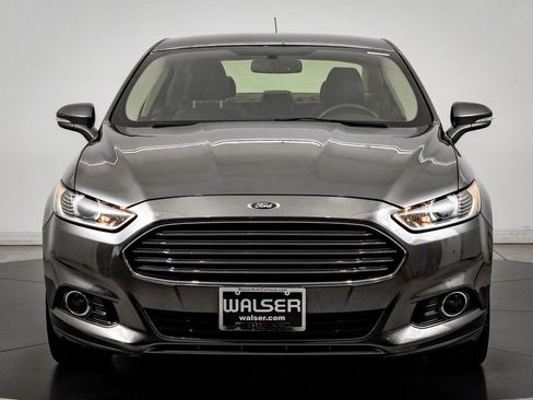 Used 2015 Ford Fusion Titanium image 2