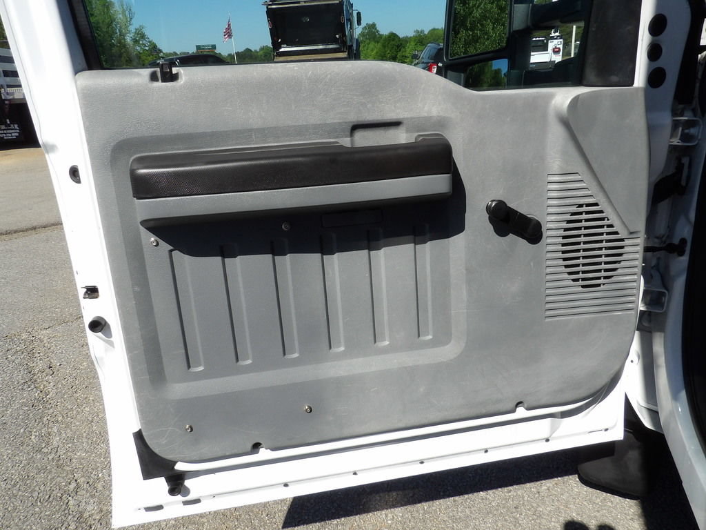 Used 2013 Ford F550 2WD SuperCab Super Duty image 14