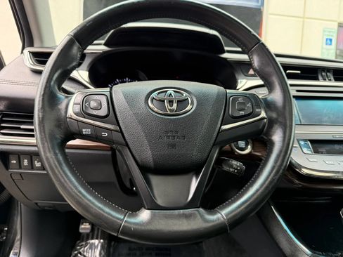 Used 2013 Toyota Avalon XLE Touring FWD image 31