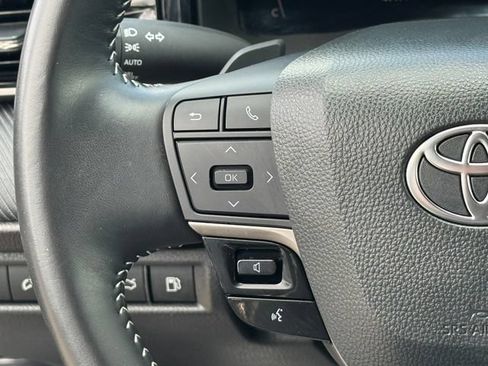 Used 2025 Toyota Camry Hybrid FWD image 23