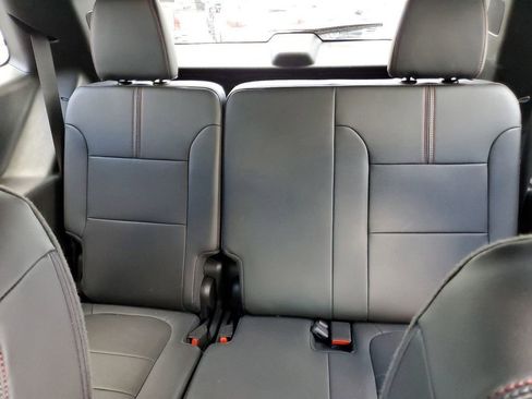 Used 2023 Chevrolet Traverse RS image 11