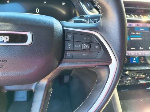 Used 2022 Jeep Grand Cherokee Limited image 22