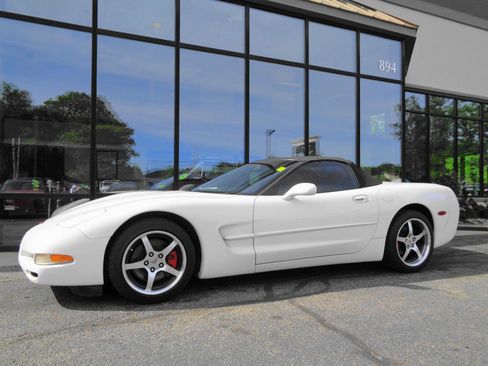 Used 2001 Chevrolet Corvette Convertible w/ Preferred Equipment Group2 RWD image 9