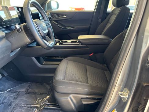 Used 2025 Chevrolet Equinox LT image 27