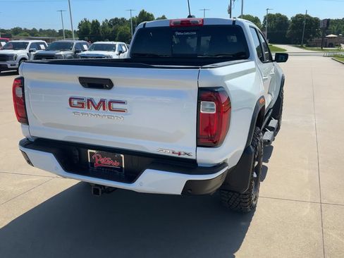 Used 2024 GMC Canyon AT4X AWD/4WD image 8