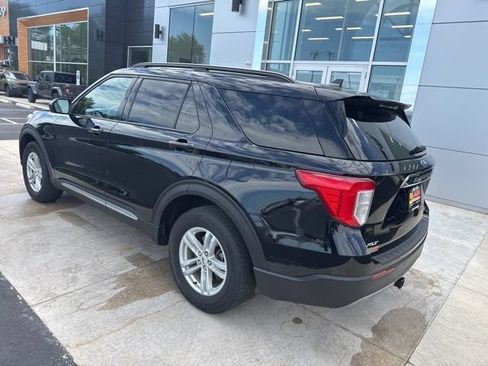 Used 2023 Ford Explorer XLT w/ Equipment Group 202A AWD/4WD image 10