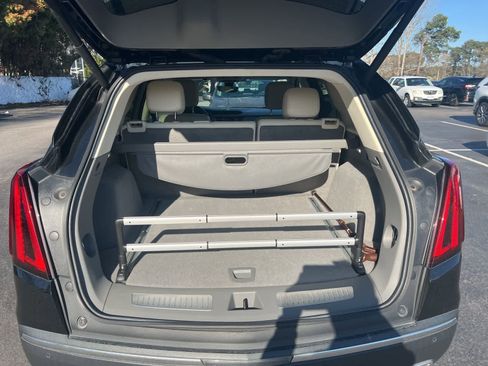 Used 2022 Cadillac XT5 Premium Luxury w/ Technology Package image 16