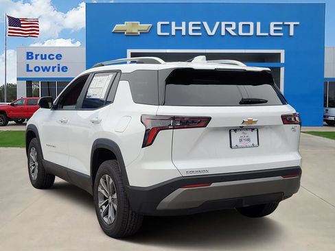 New 2026 Chevrolet Equinox LT w/ Convenience Package II FWD image 3