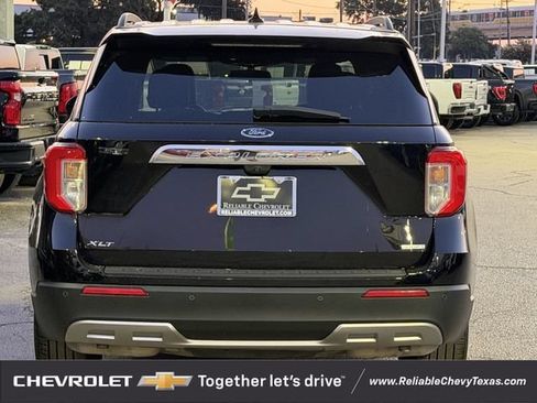Used 2020 Ford Explorer XLT w/ Equipment Group 202A RWD image 5