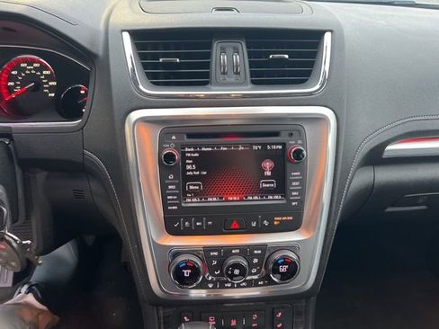 Used 2015 GMC Acadia SLT image 9