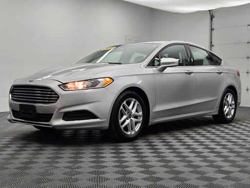 Used 2014 Ford Fusion SE image 11