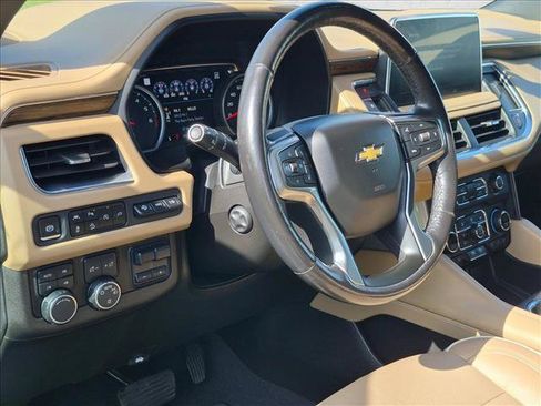 Used 2021 Chevrolet Tahoe Premier w/ Premium Package AWD/4WD image 3