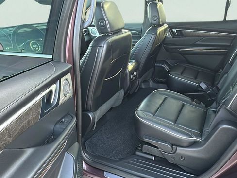 Used 2025 Buick Enclave Avenir w/ Trailering Package, 5000 lbs. image 24