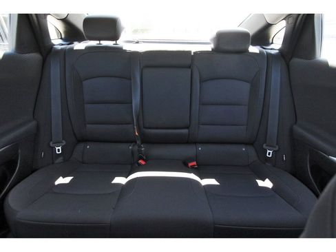 Used 2018 Chevrolet Malibu LS image 16