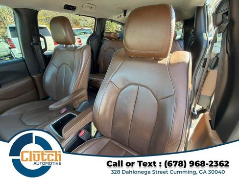 Used 2017 Chrysler Pacifica Limited w/ UConnect Theater Package image 12