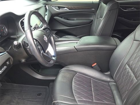 Used 2022 Buick Enclave Avenir w/ Avenir Technology Package image 16