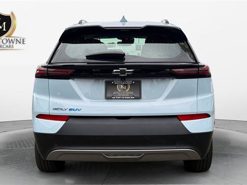 Used 2023 Chevrolet Bolt EUV LT w/ Convenience Package FWD image 4