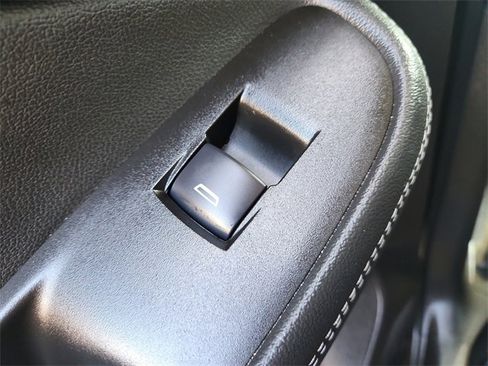 Certified 2020 Buick Encore GX Select w/ Advanced Technology Package image 11