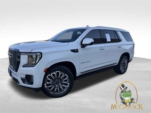 Used 2023 GMC Yukon Denali Ultimate w/ LPO, Floor Liner Package AWD/4WD image 1