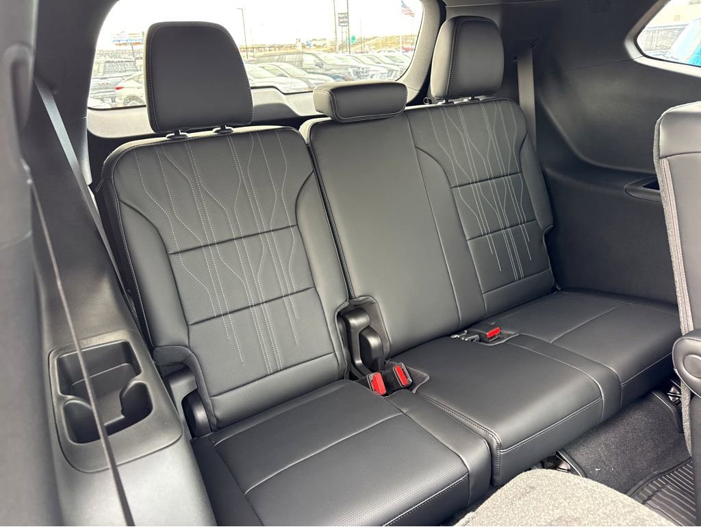 New 2026 Buick Enclave Avenir w/ Super Cruise Package FWD image 7