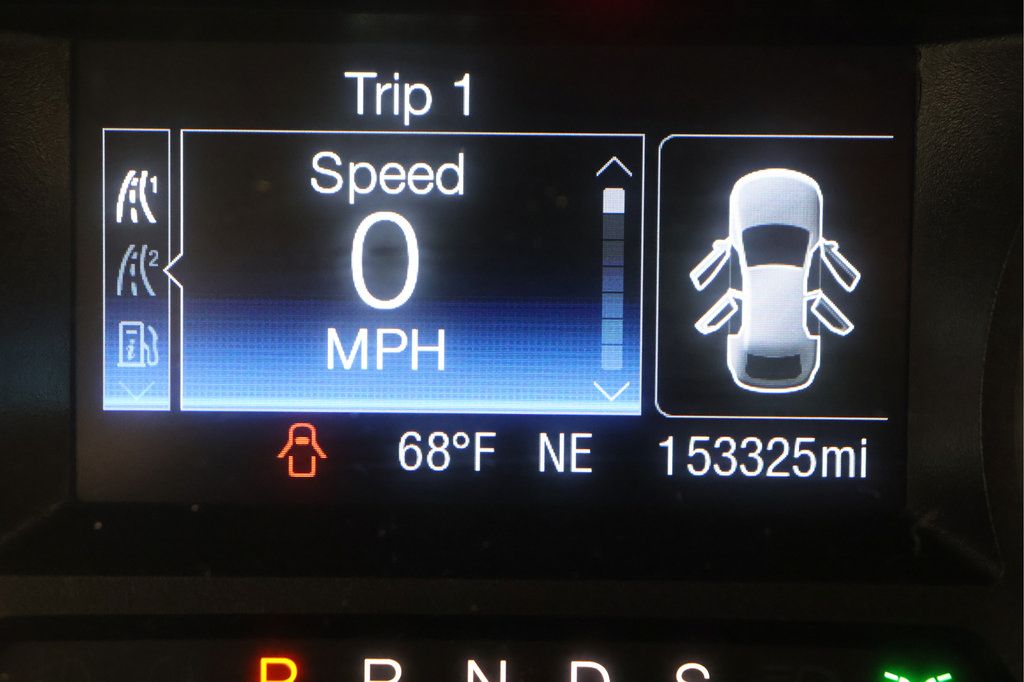 Used 2017 Ford Fusion SE FWD image 15