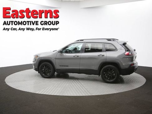 Used 2023 Jeep Cherokee Altitude Lux image 61